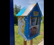 UNE BOITE A LIVRES EN COURTINE La Boîte à livres de l’Association du Parc d’Activités Avignon-COURTINE CONFLUENCE PRENEZ - LISEZ - PARTAGEZ